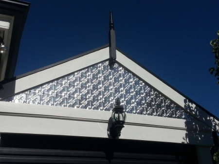 apm_fleur_raw_gable_closeup_opt