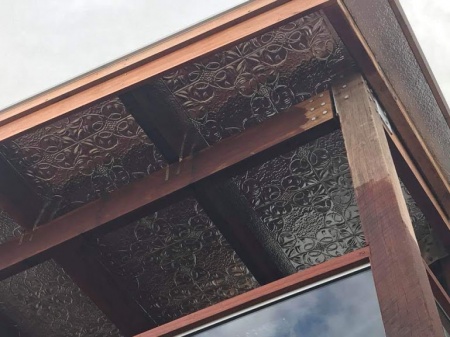 apm_grapevine_black_verandah